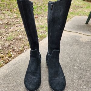 Elegant Women's Black Side-zip Boots